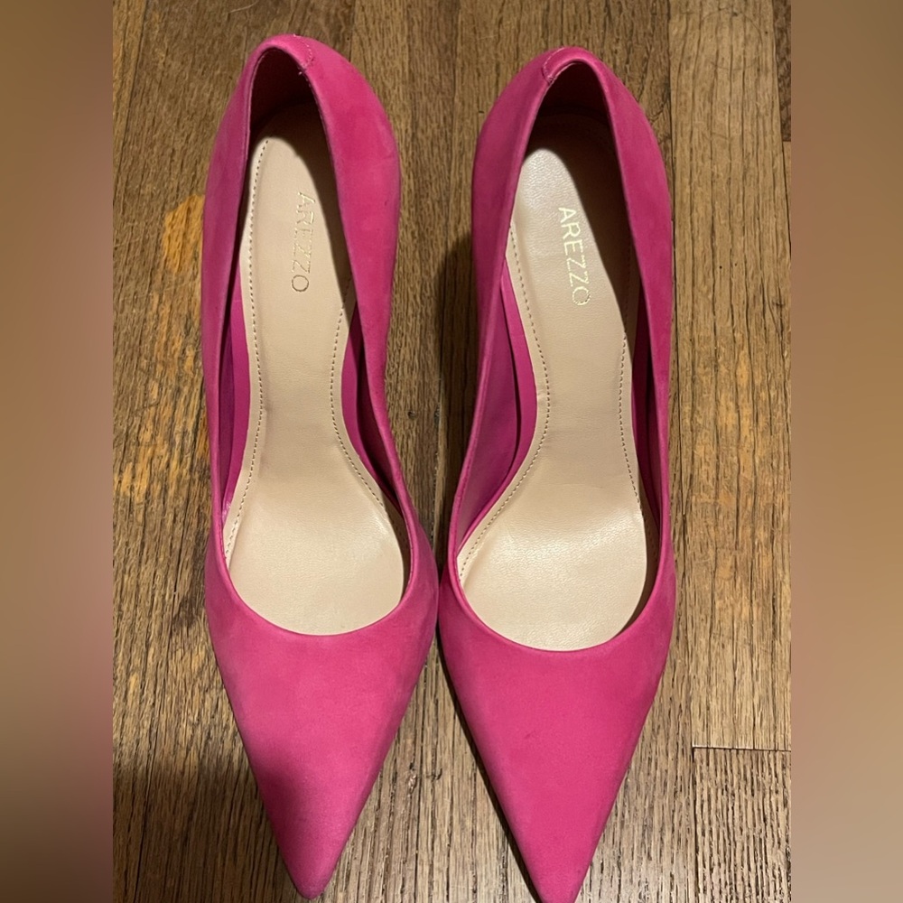 Elegant Pink Pointed-Toe Heels